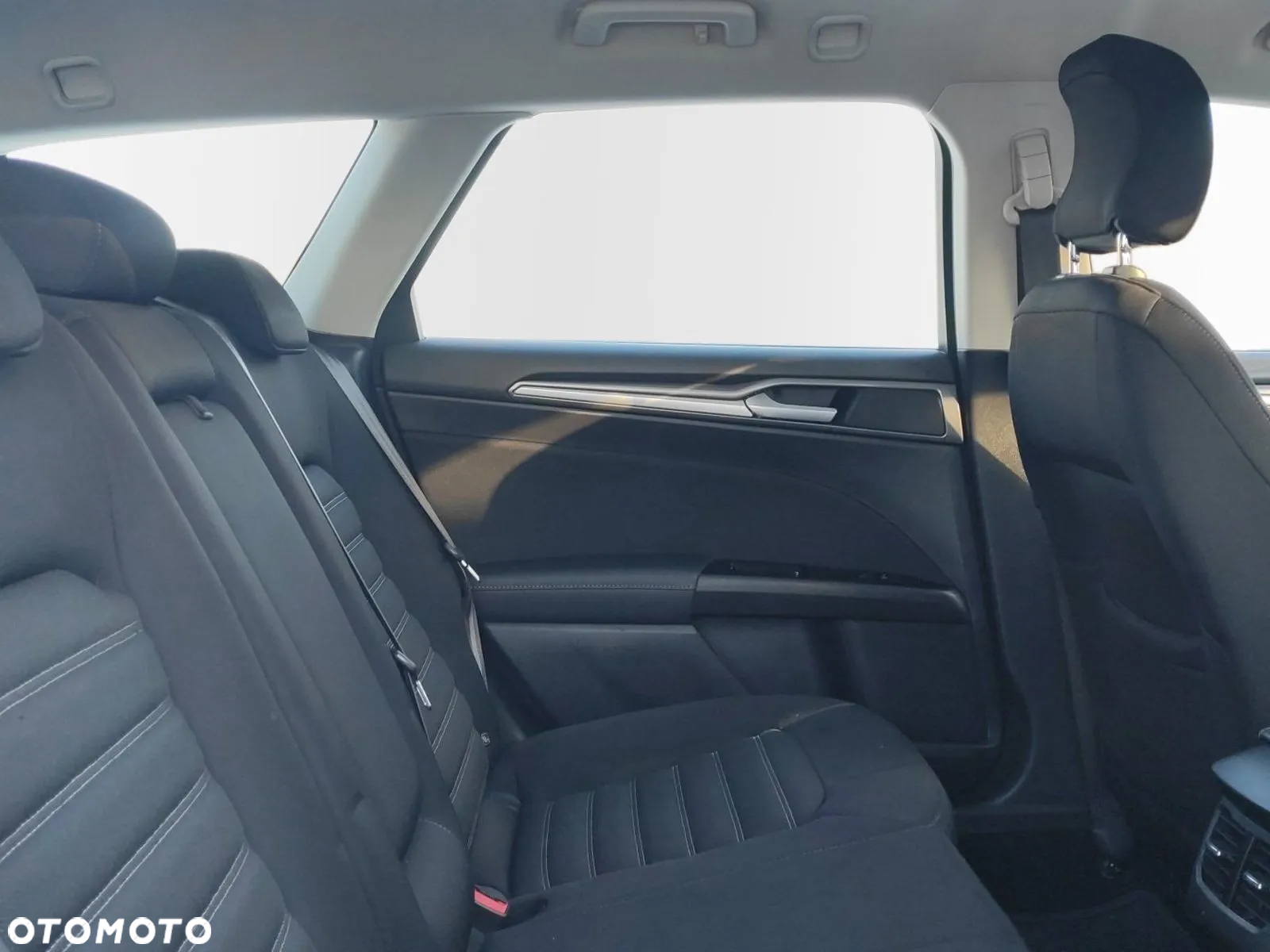Ford Mondeo 1.5 TDCi ECOnetic Ambiente - 9