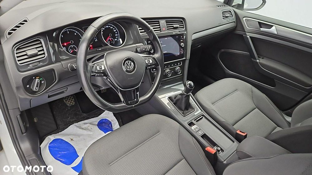 Volkswagen Golf - 9