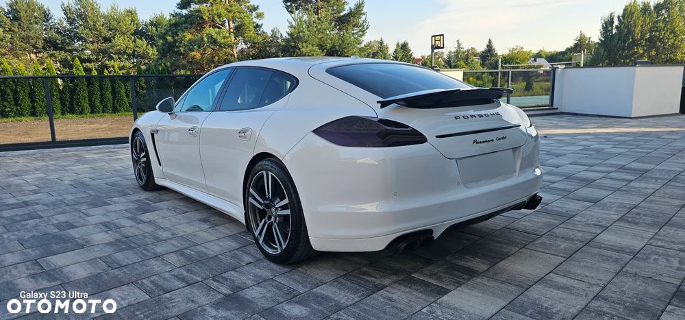 Porsche Panamera Turbo - 11