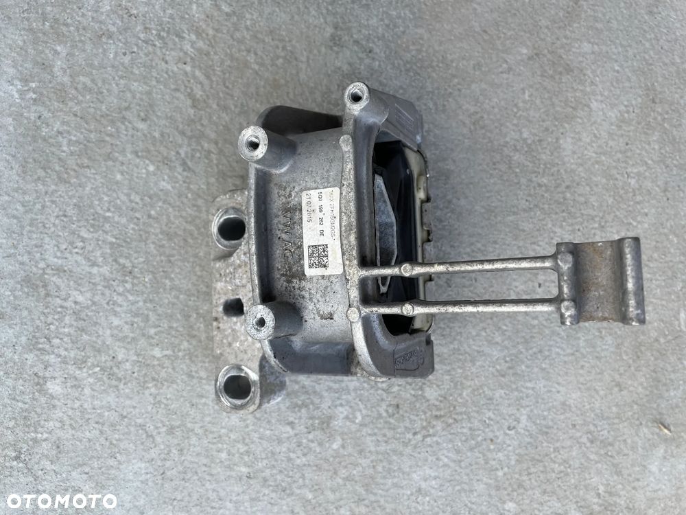 ŁAPA SILNIKA VOLKSWAGEN GOLF VII 1.6 TDI   5Q0199262 DE - 2