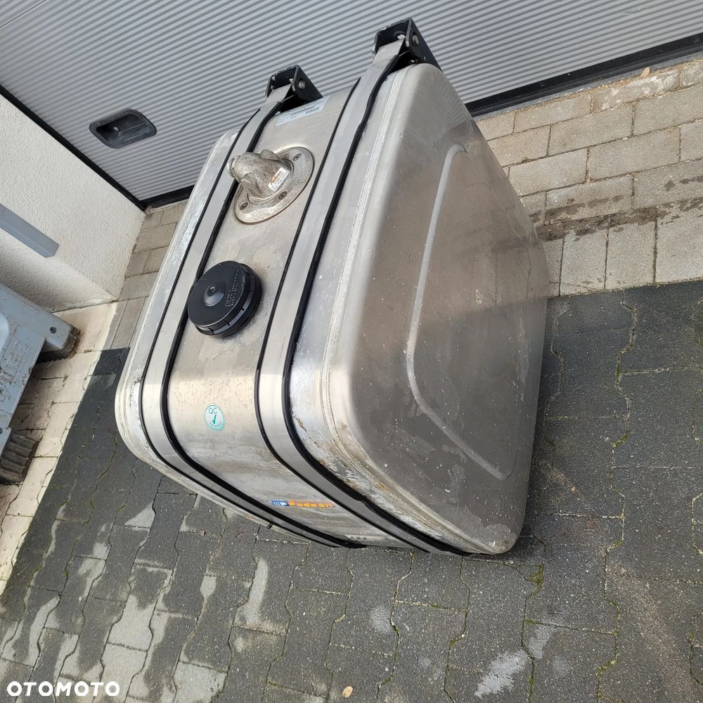 ZBIORNIK OLEJU HYDRAULICZNY CHWALIM116 - 2