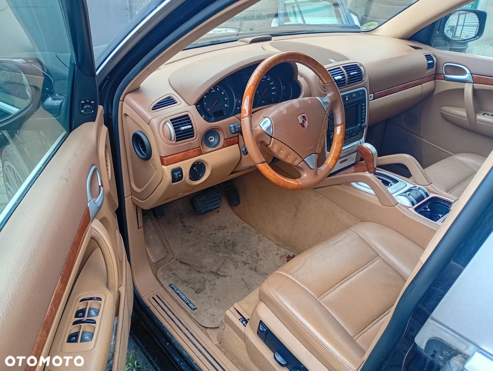 Porsche Cayenne - 10
