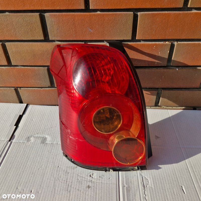 LAMPA LEWA LEWY TYŁ TYLNA TOYOTA AVENSIS T25 KOMBI EUROPA - 3