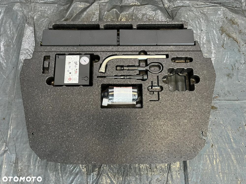 Skoda wkład bagażnika + zestaw naprawczy - 2