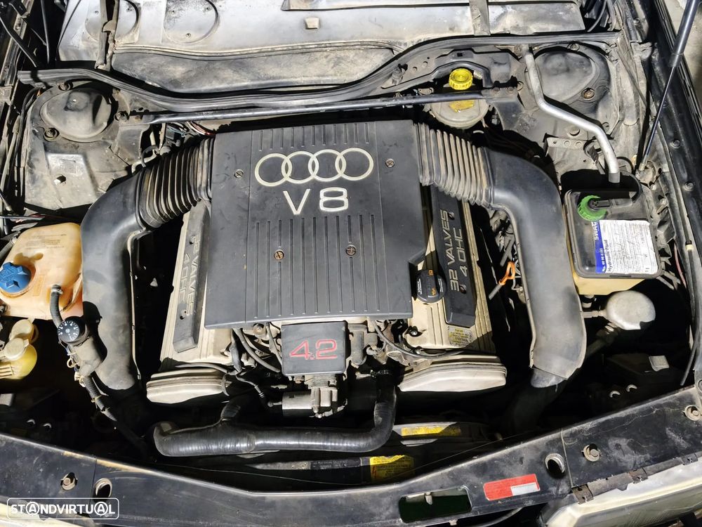 Audi V8 - 12