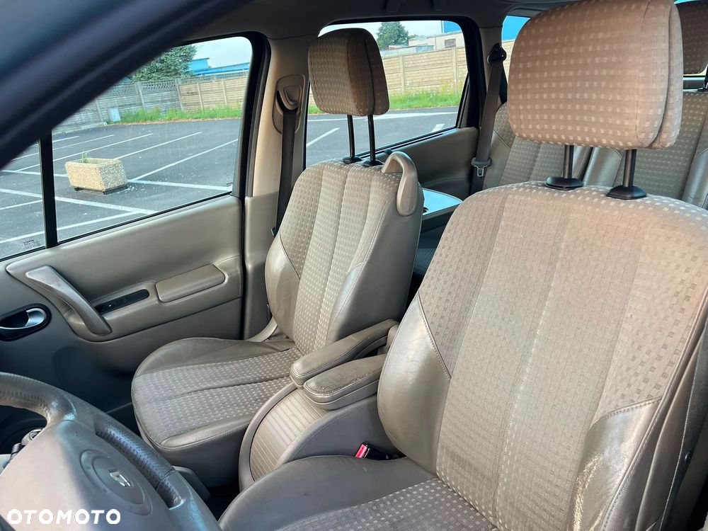 Renault Scenic 1.9 dCi Avantage - 21