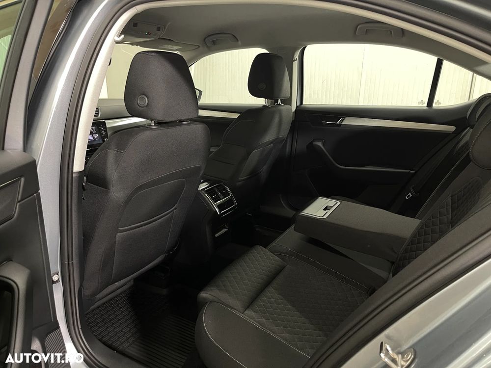 Skoda Superb 2.0 TDI DSG Ambition - 11