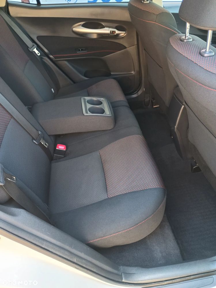 Toyota Auris 1.6 Sol - 9