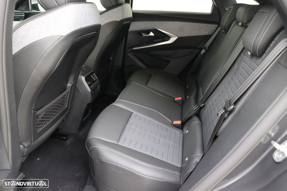 Peugeot E-3008 GT - 9