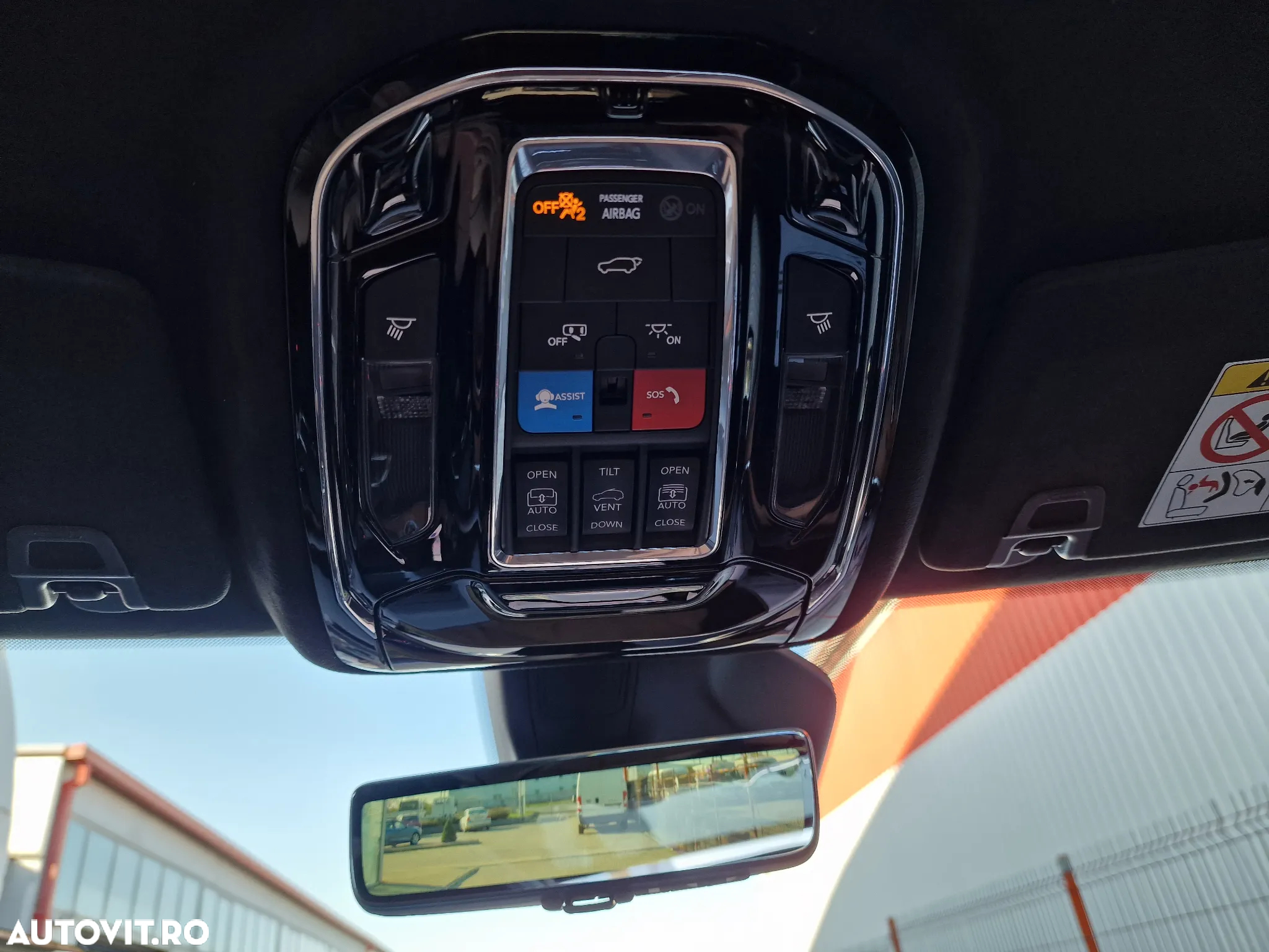 Jeep Grand Cherokee - 34