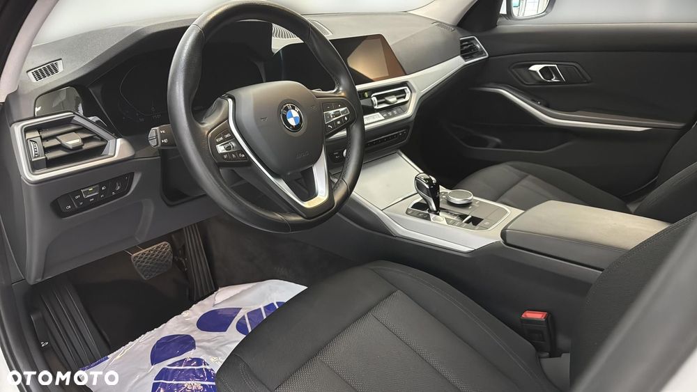 BMW Seria 3 318i Advantage - 10