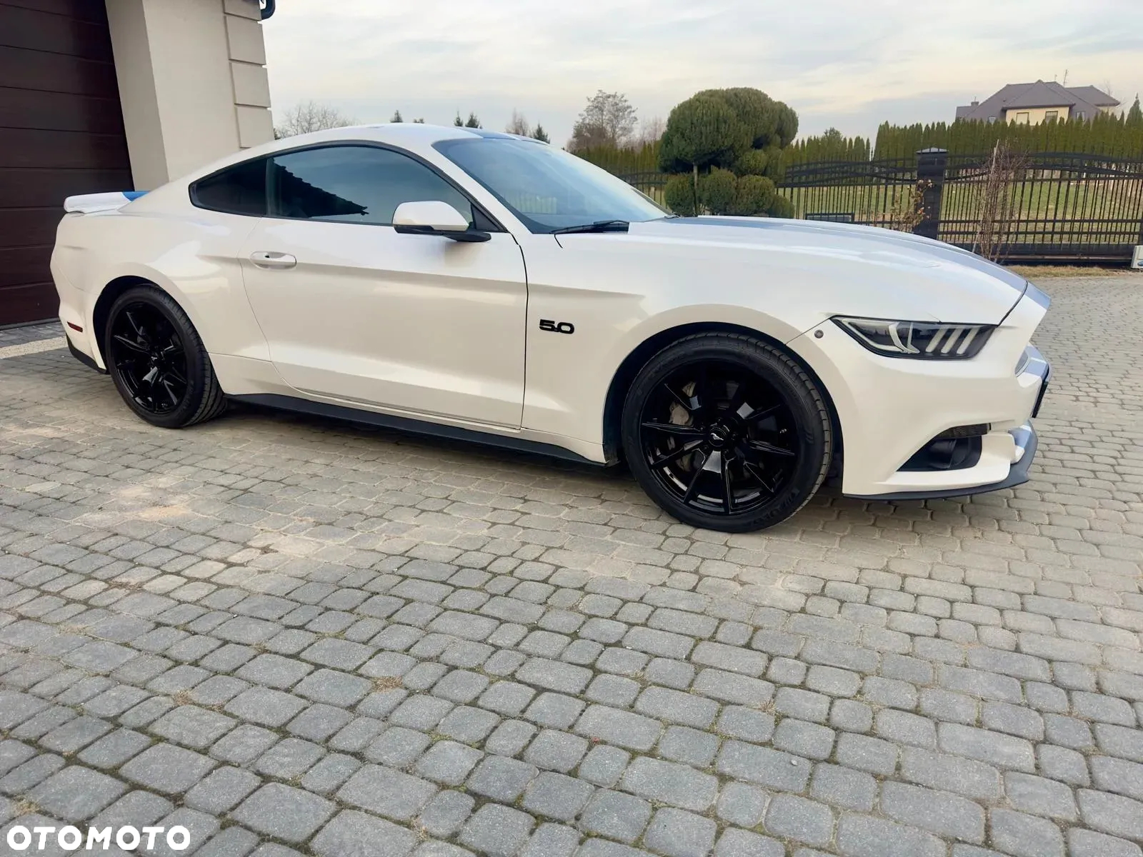 Ford Mustang 5.0 V8 GT - 4