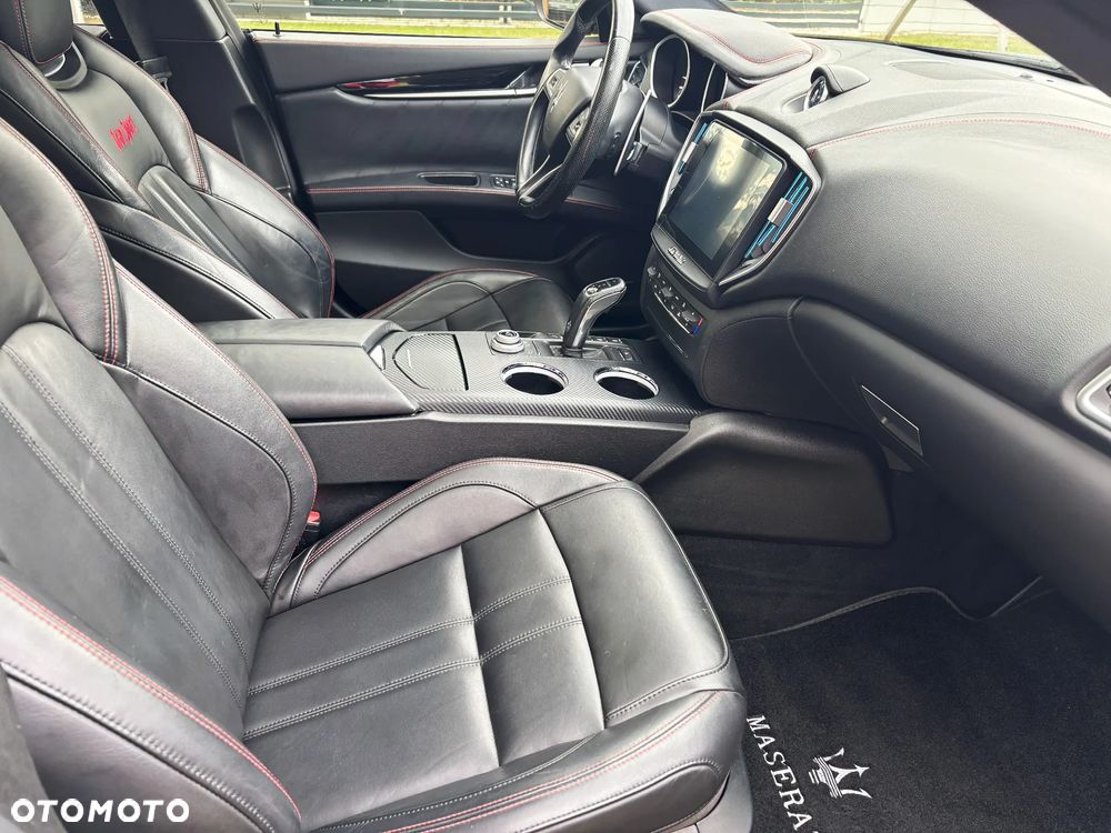 Maserati Ghibli S GranSport - 18