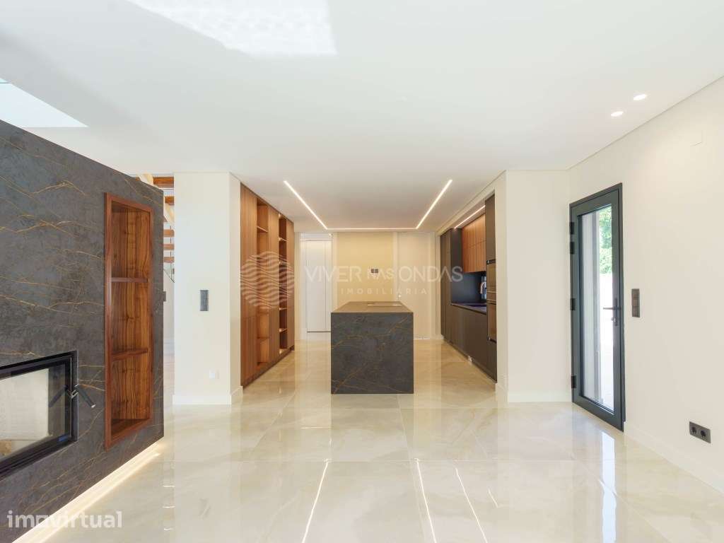 Moradia Isolada T4 com Piscina, 4 Suítes e Acabamentos Premium em B... - Grande imagem: 3/60