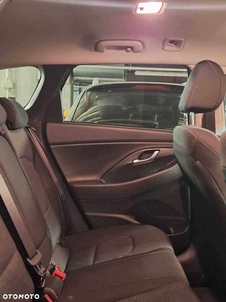 Hyundai i30 1.5 T-GDI 48V Executive - 6