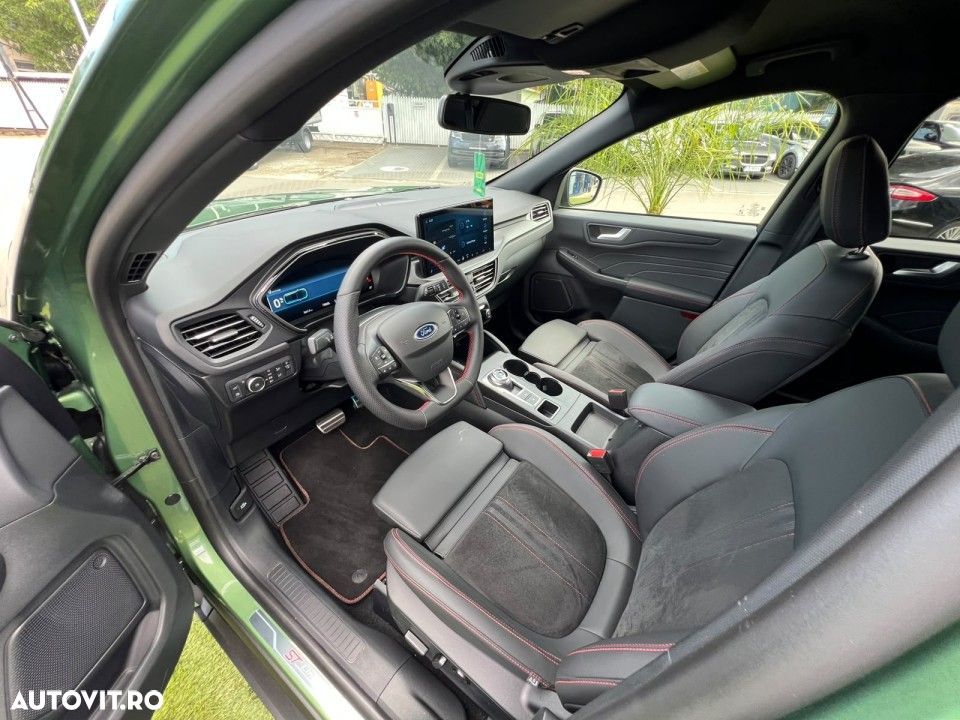 Ford Kuga 2.5 Duratec FWD PHEV ST-Line - 29