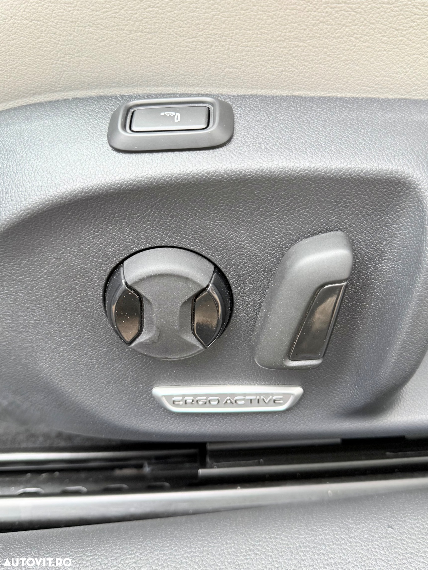 Volkswagen Passat Variant 2.0 TDI DSG Elegance - 38