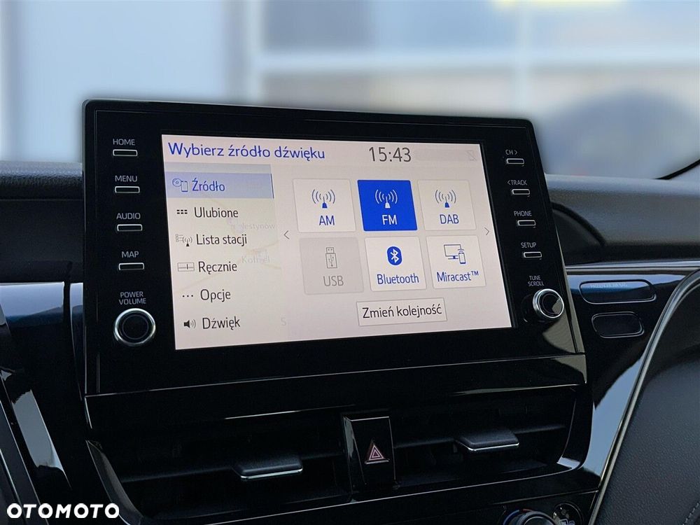 Toyota Camry 2.5 Hybrid Executive CVT - 27