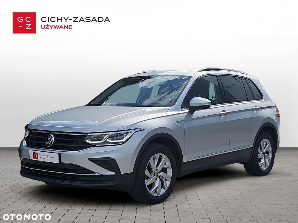 Volkswagen Tiguan - 1