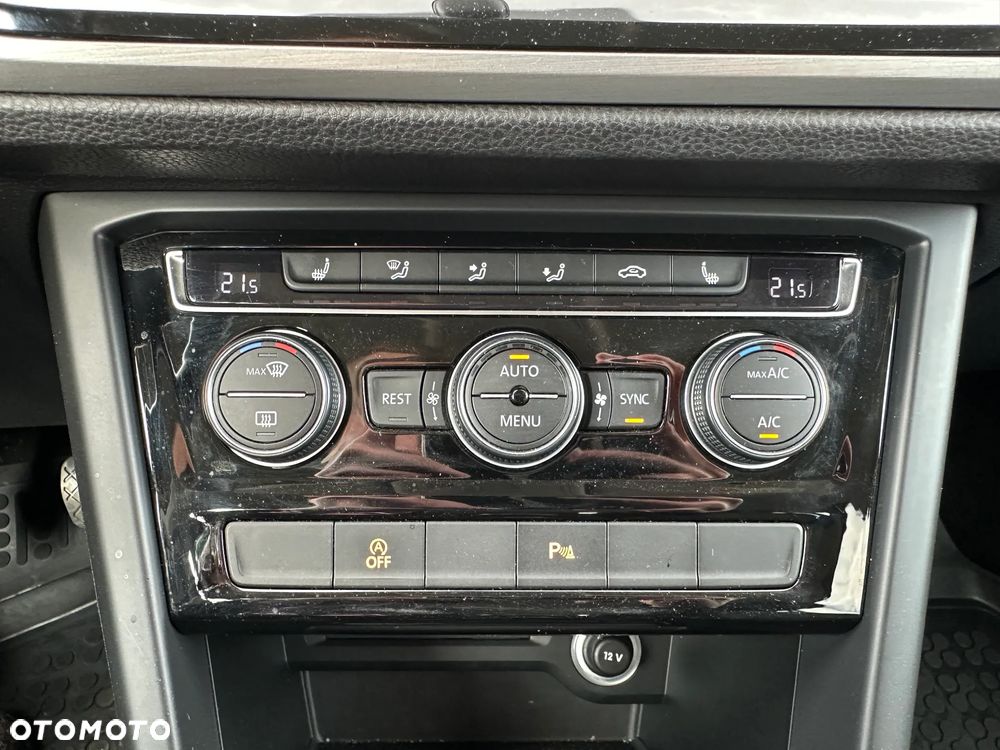 Volkswagen Touran 2.0 TDI BMT Comfortline - 32