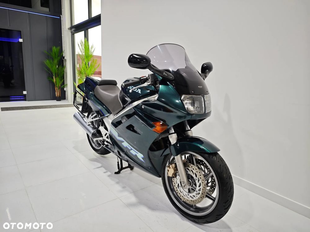 Honda VFR - 2