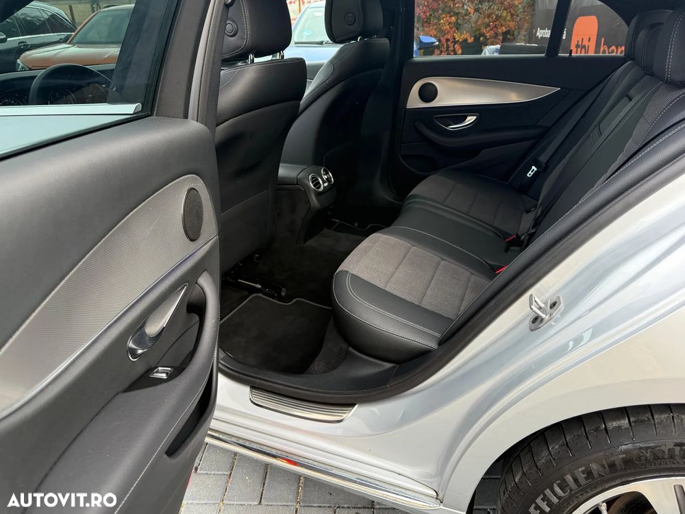 Mercedes-Benz E 220 d 4Matic T 9G-TRONIC Avantgarde - 11