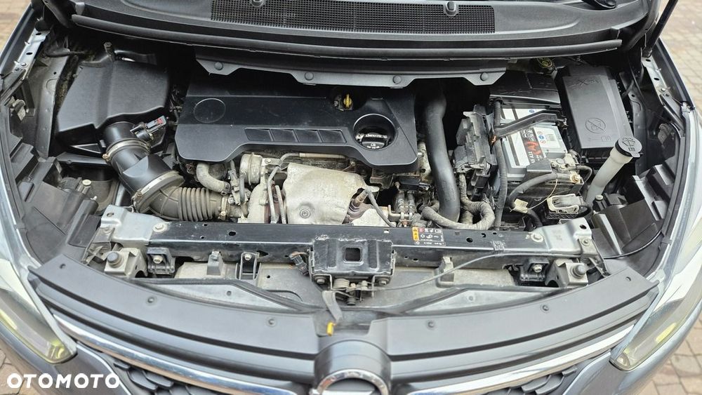 Opel Zafira 1.6 T 120 Lat S&S - 35