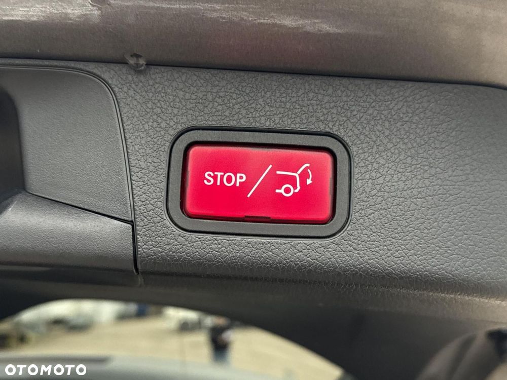 Mercedes-Benz GLB - 14