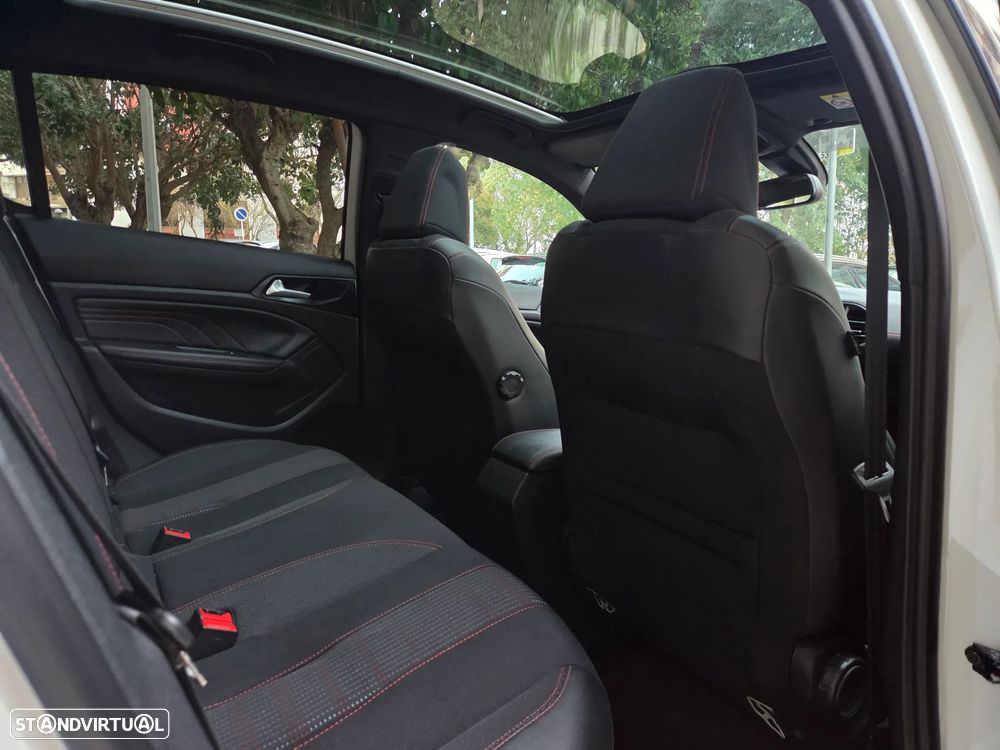 Peugeot 308 PureTech 130 EAT6 Stop & Start GT-Line Edition - 27