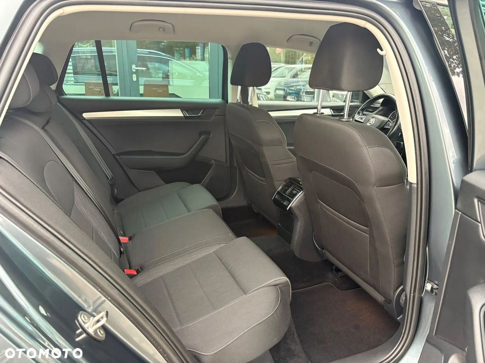 Skoda Superb 2.0 TDI Sportline DSG - 18