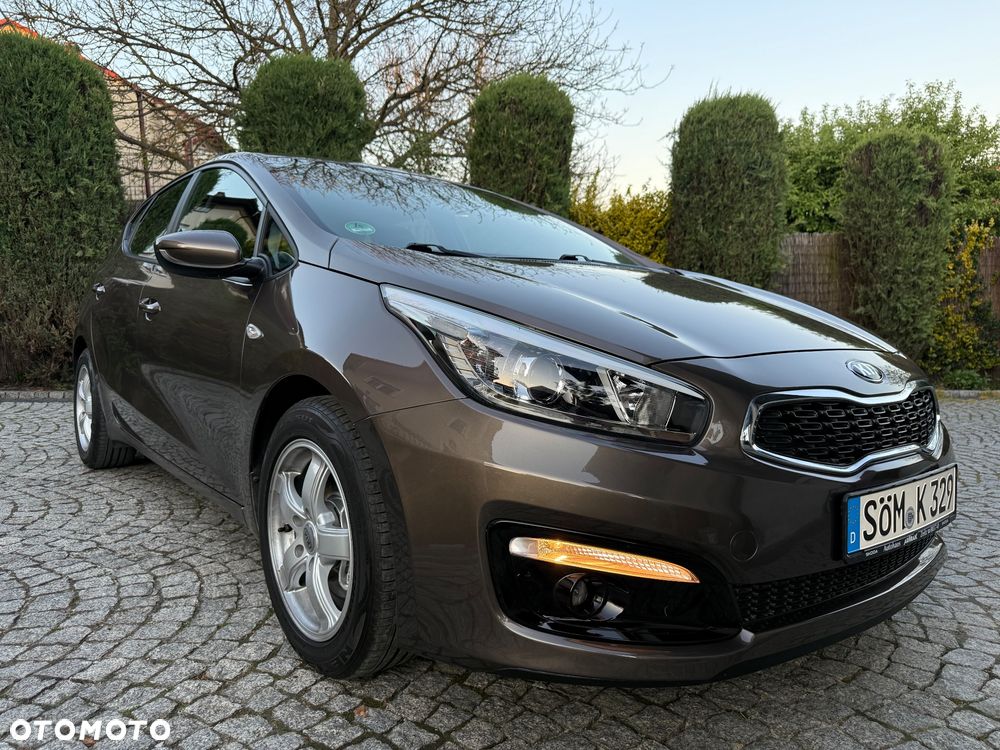 Kia Ceed 1.4 CVVT Dream Team Edition - 21