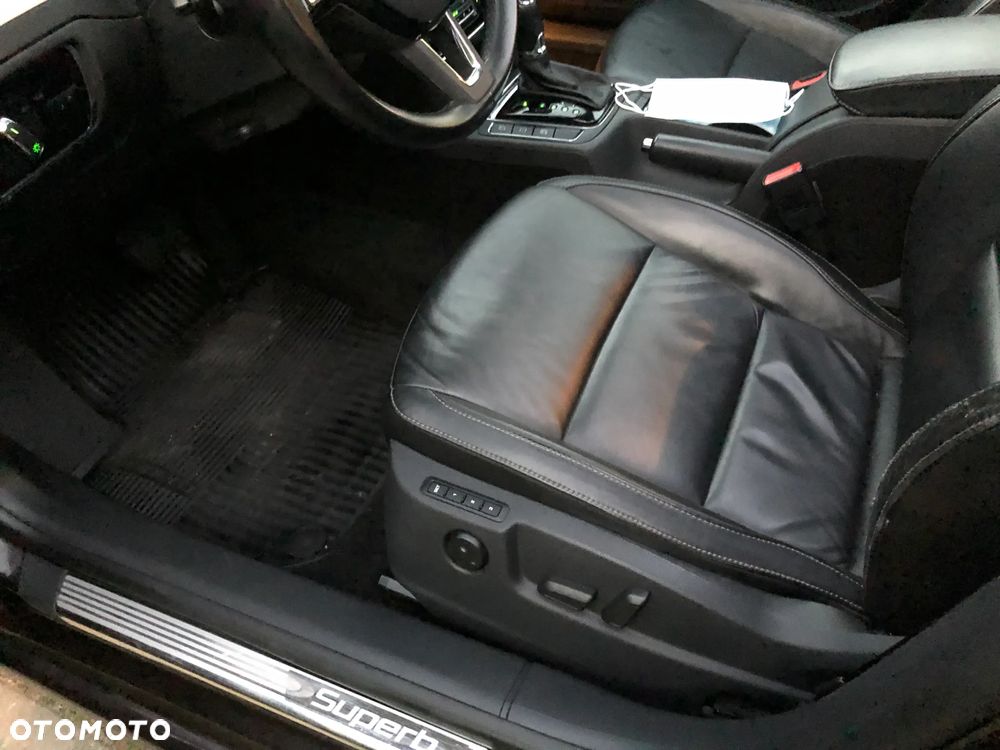 Skoda Superb 2.0 TDI 4x4 Platinum Outdoor DSG - 2