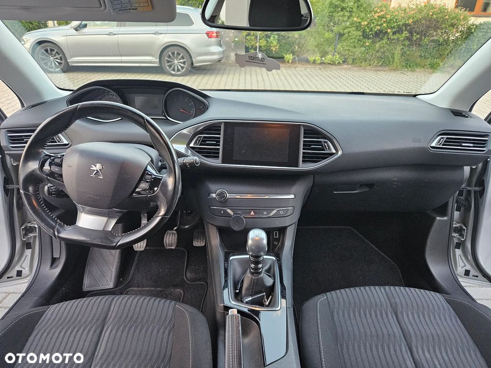 Peugeot 308 PureTech 130 GPF Stop & Start Active Business-Paket - 18