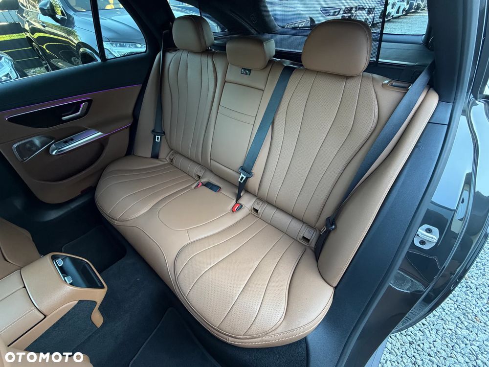 Mercedes-Benz Klasa E 300 de PHEV 4-Matic Avantgarde 9G-Tronic - 32