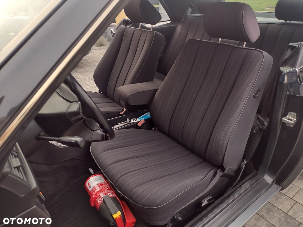 Mercedes-Benz W124 (1984-1993) ver-300-4--matic - 22