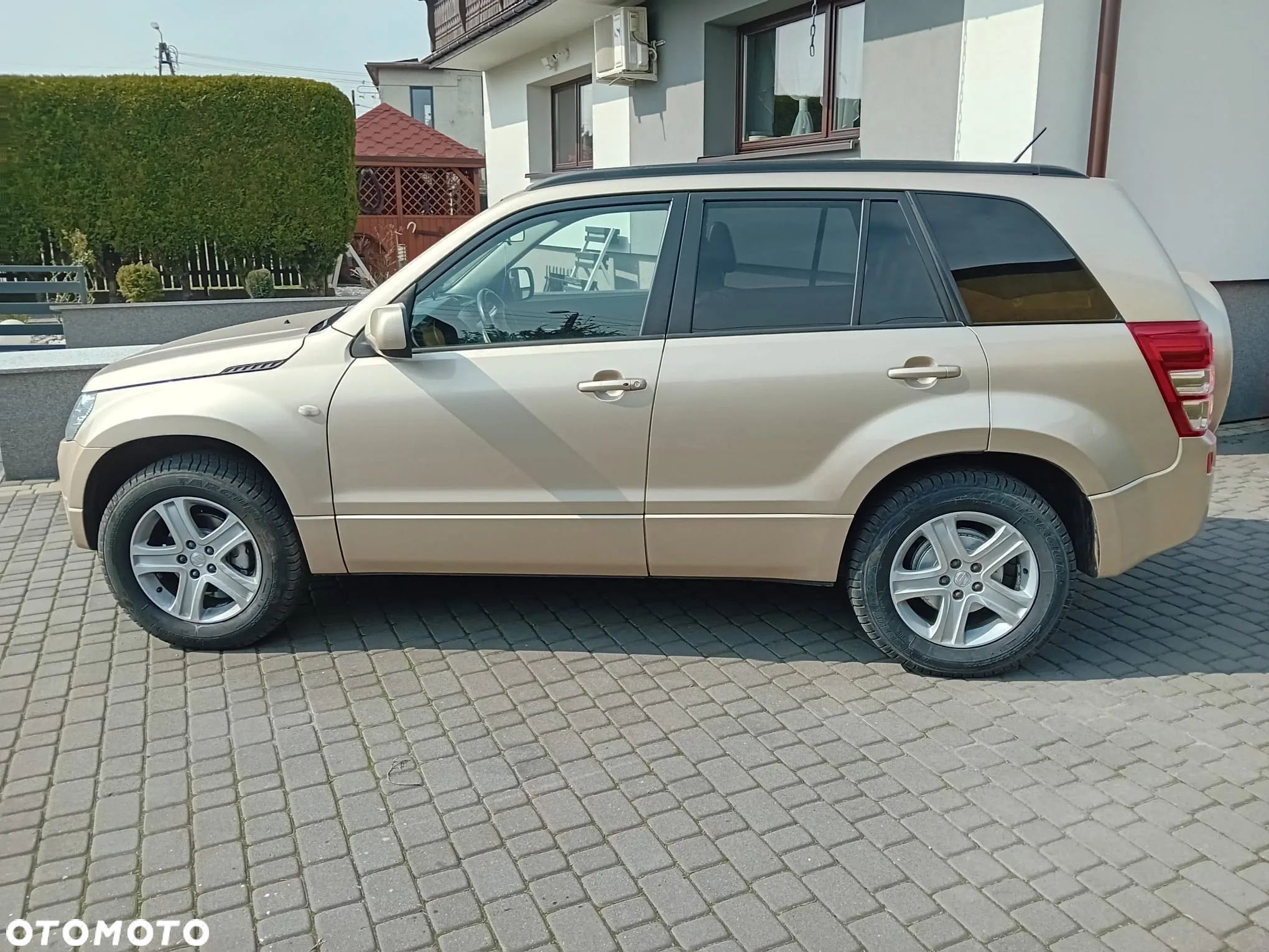 Suzuki Grand Vitara 2.0 - 1