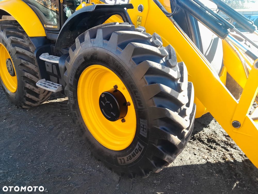 JCB JCB 4CX AEC  2022r - 19