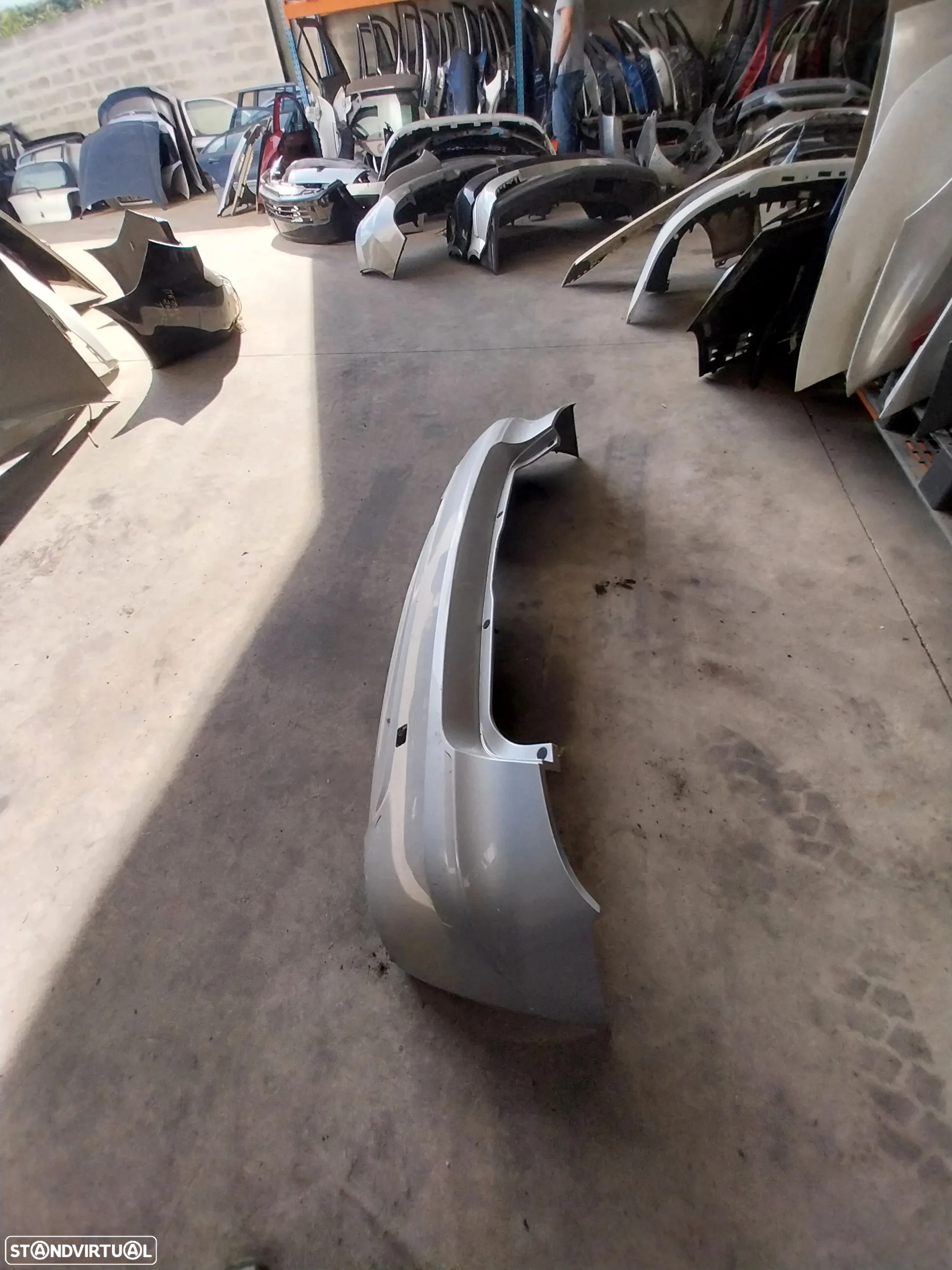 Para-choques tras Mercedes-Benz A170 Ref: A169 885 65 25 - 5