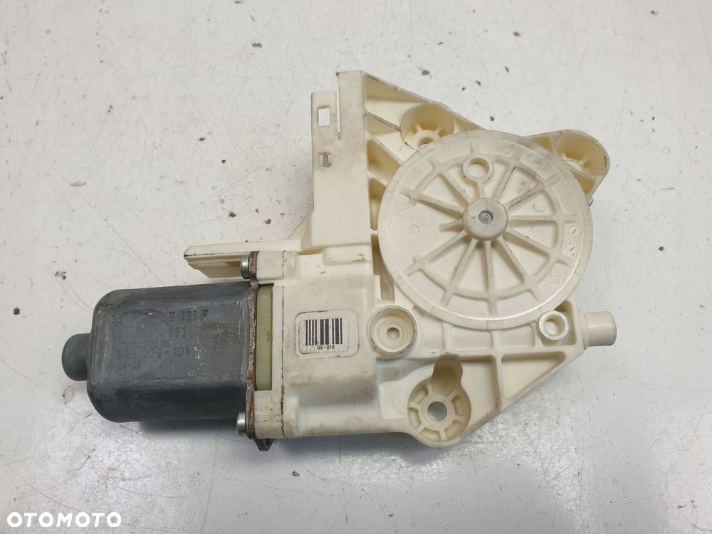 Ford Focus MK2 SILNICZEK PRZEDNIEJ SZYBY prawy - 5