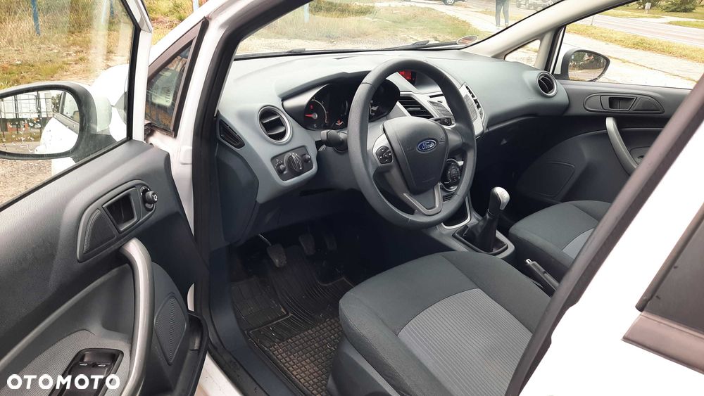 Ford Fiesta - 7