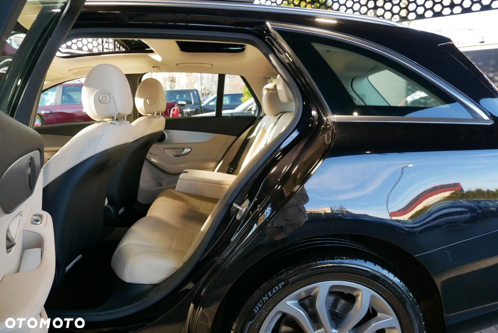 Mercedes-Benz Klasa C 200 4-Matic 9G-TRONIC - 10
