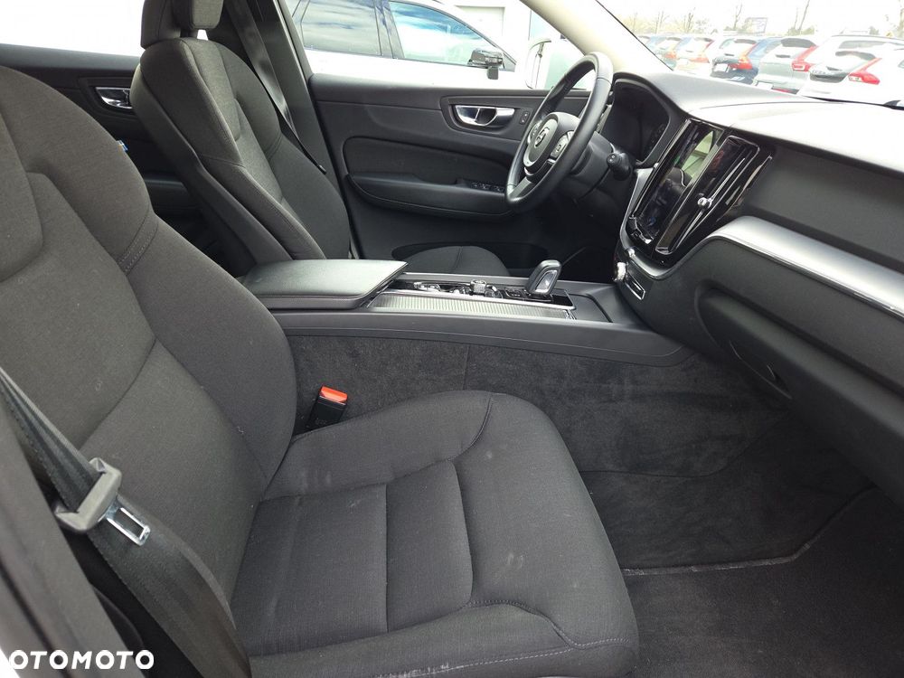 Volvo XC 60 B4 B Momentum - 10