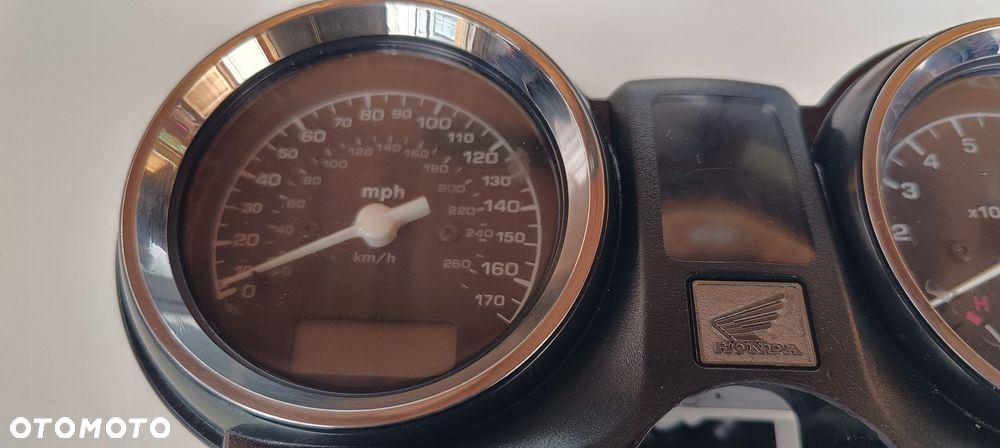 HONDA CB900 CB900F HORNET 2004 lift - 3