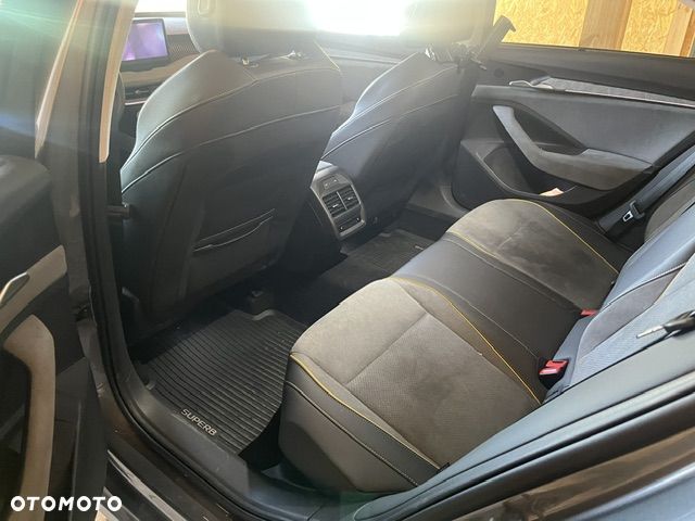 Skoda Superb 2.0 TSI Selection DSG - 9