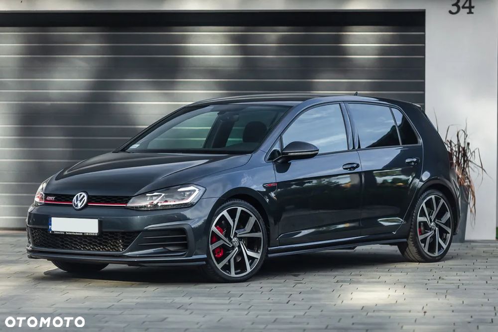 Volkswagen Golf - 10