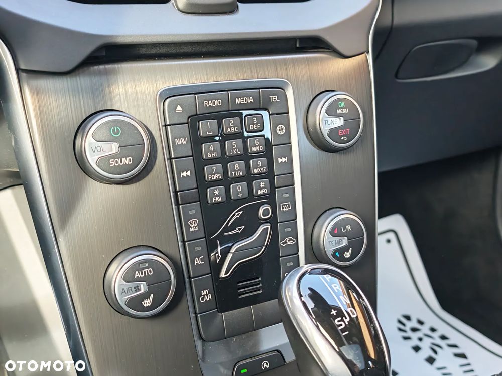Volvo V40 T3 Drive-E Momentum - 37