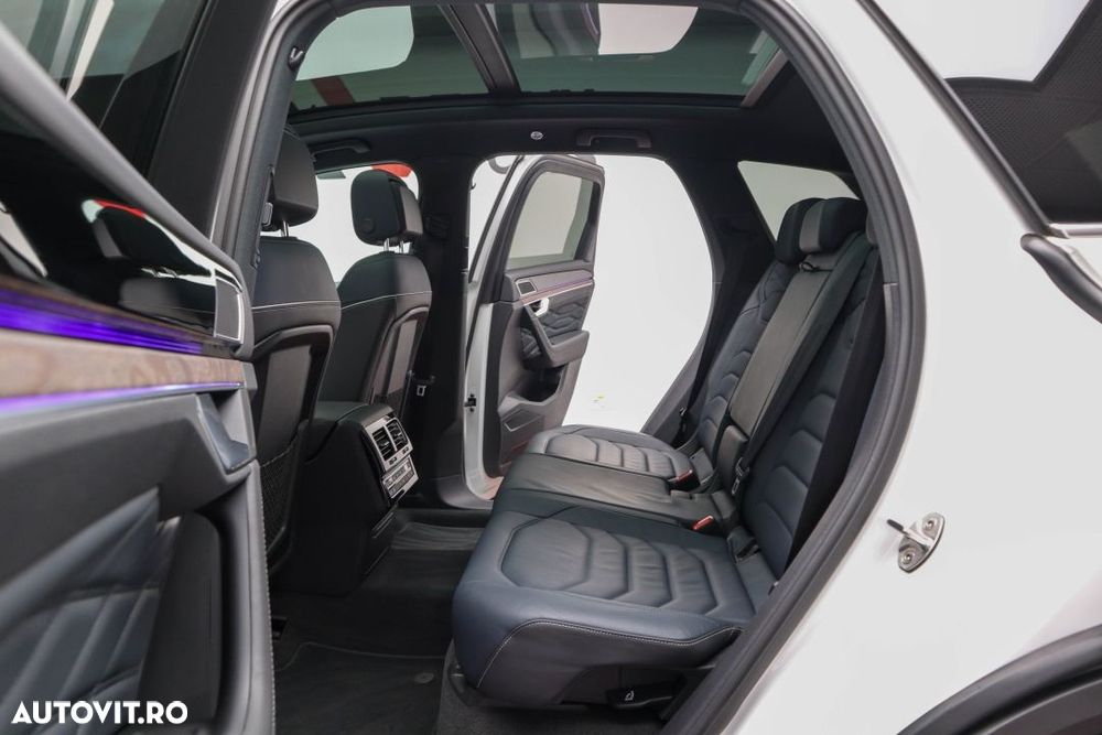 Volkswagen Touareg - 23