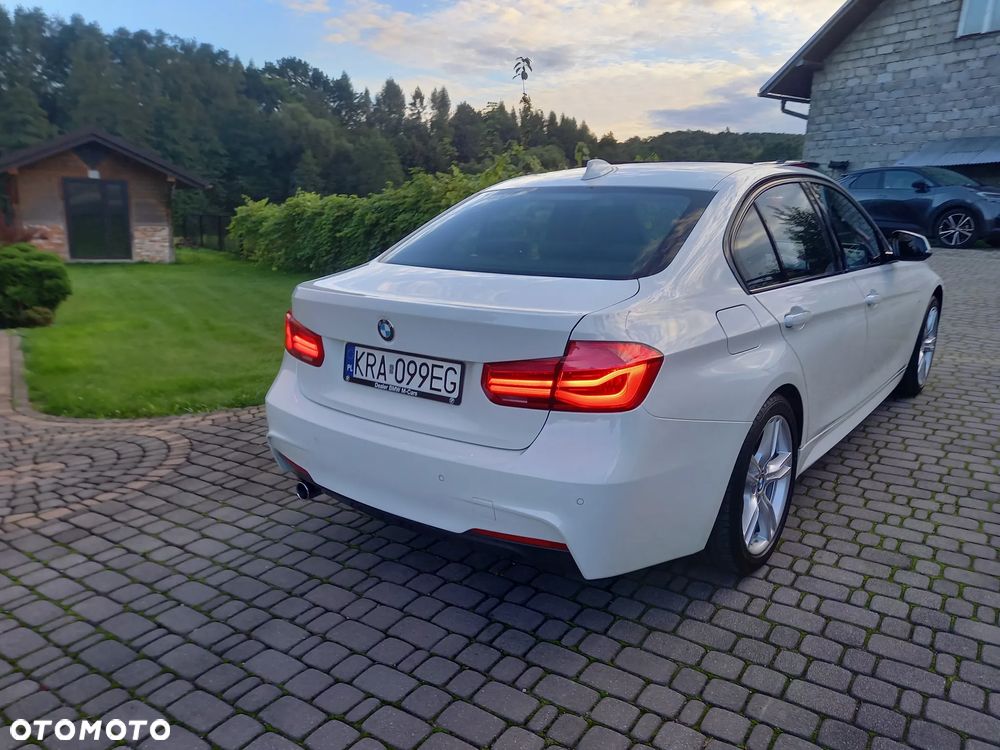 BMW Seria 3 318d M Sport Shadow - 32
