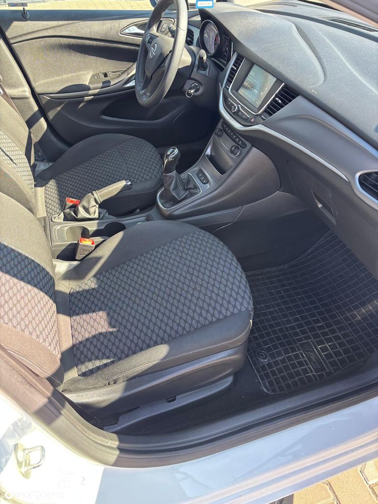 Opel Astra 1.6 CDTI Essentia - 8