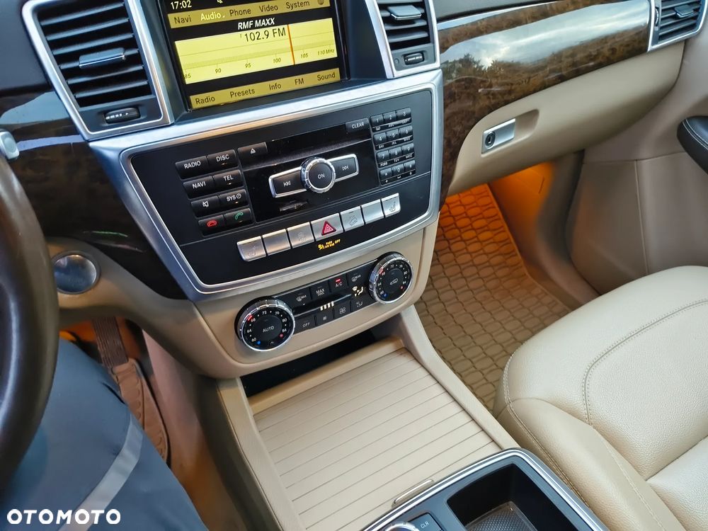 Mercedes-Benz ML 350 BlueEff 4-Matic - 12